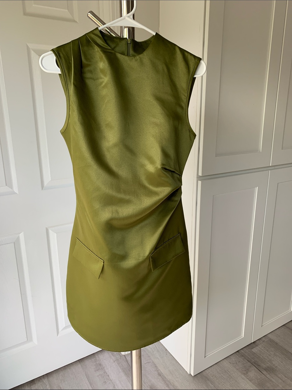 Commense Olive Green Sleeveless Shift Mini Dress, Size XS.
